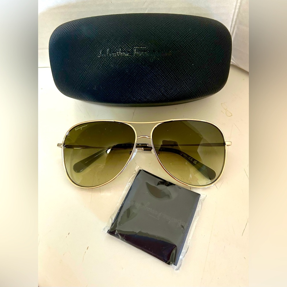 NEW Salvatore Ferragamo Aviator Sunglasses